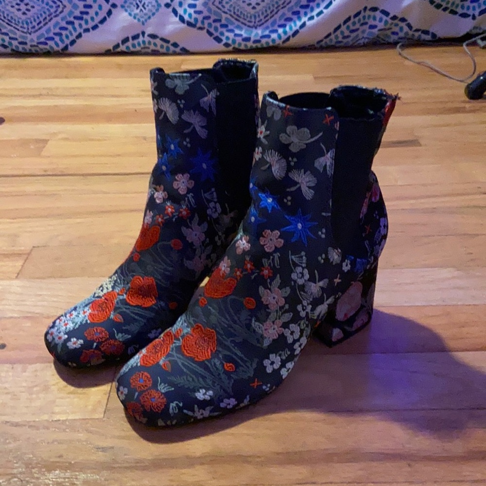 women’s navy floral heels